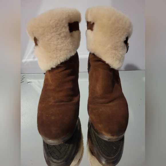 UGG SCARLETT HEEL ANKLE BOOTS - Picture 3 of 11